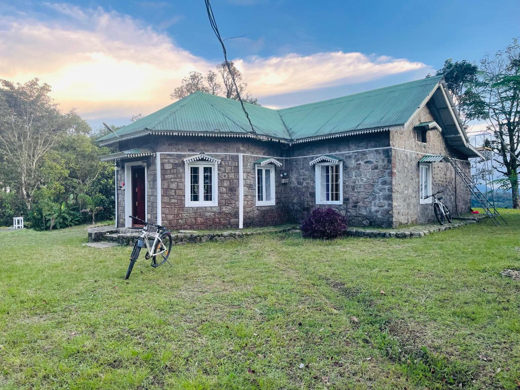 Thottom Stays Private Bungalow Munnar Exterior photo